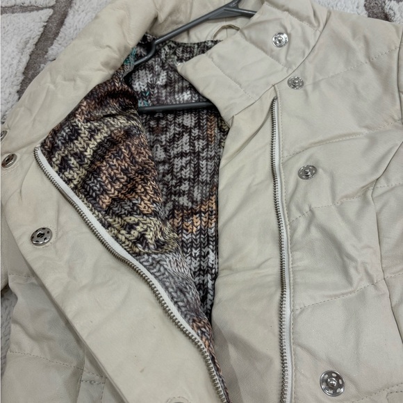White leather Danier  winter jacket - Picture 4 of 6